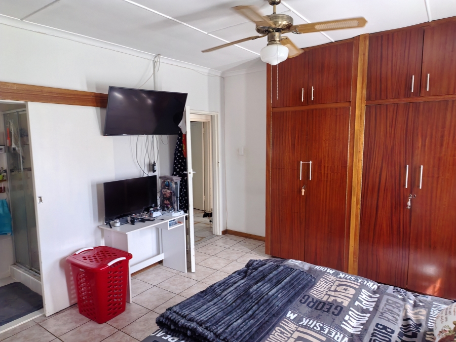 5 Bedroom Property for Sale in Van Riebeeck Hoogte Eastern Cape